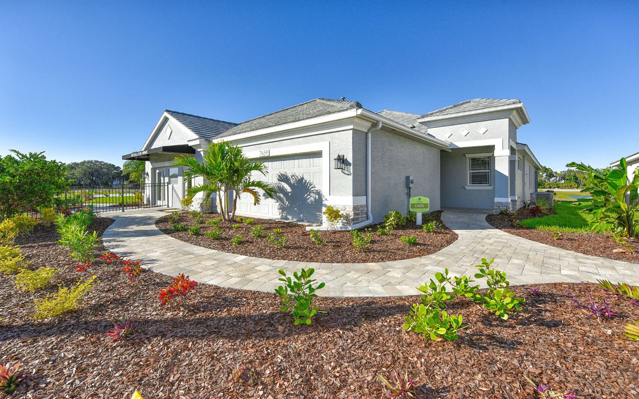 Photo of Casey in Sarasota, FL 34243