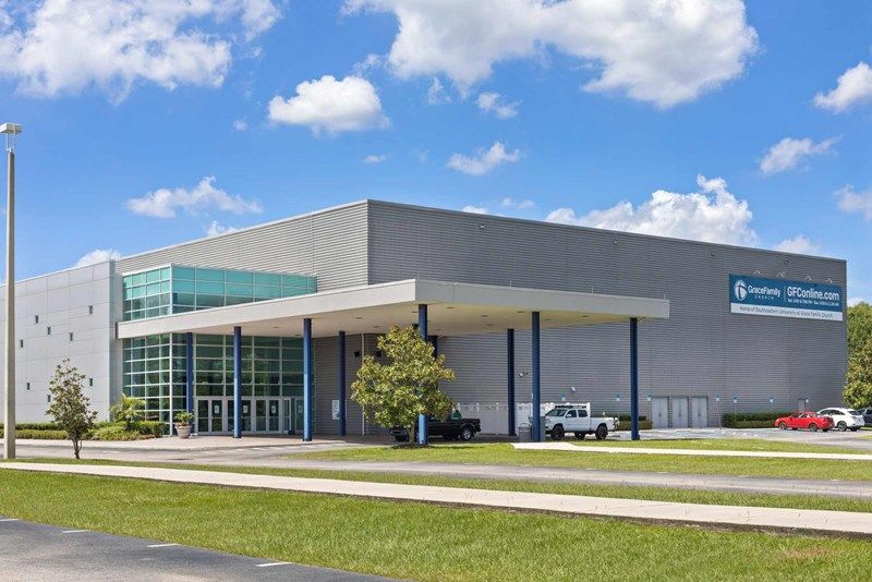 Photo of Lakeshore Oaks in Tampa, FL 33624