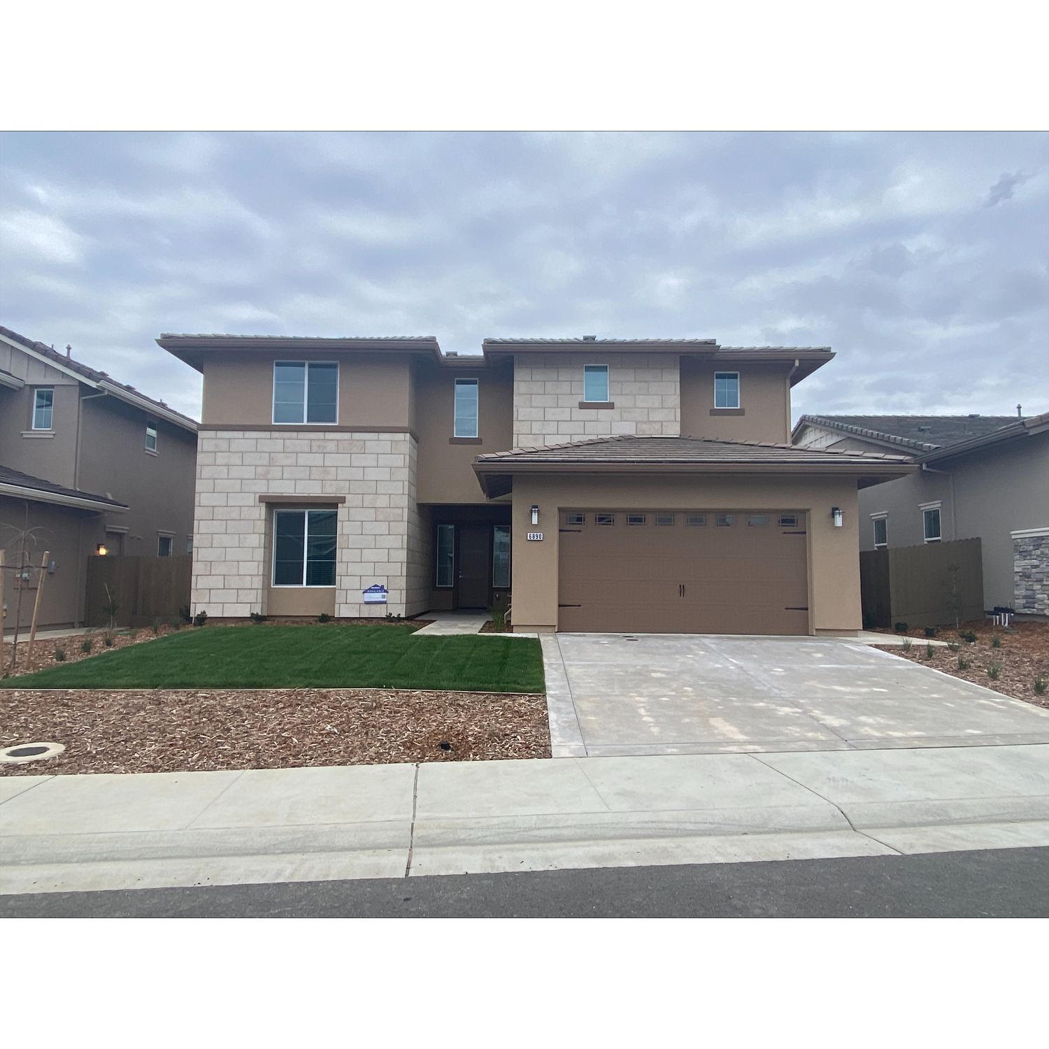 6890 Saratoga Ests Dr  