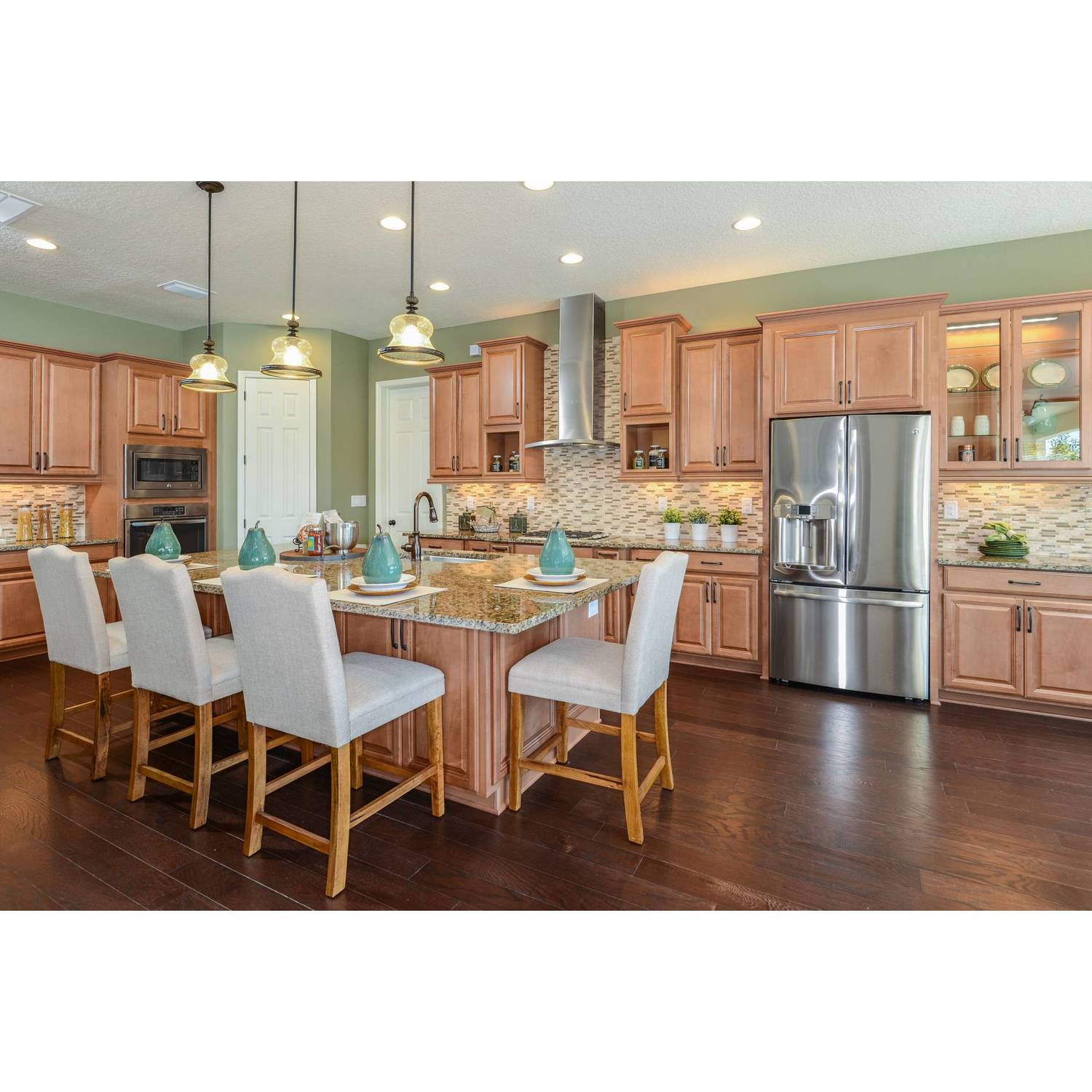 Photo of La Collina 70'S in Brandon, FL 33511