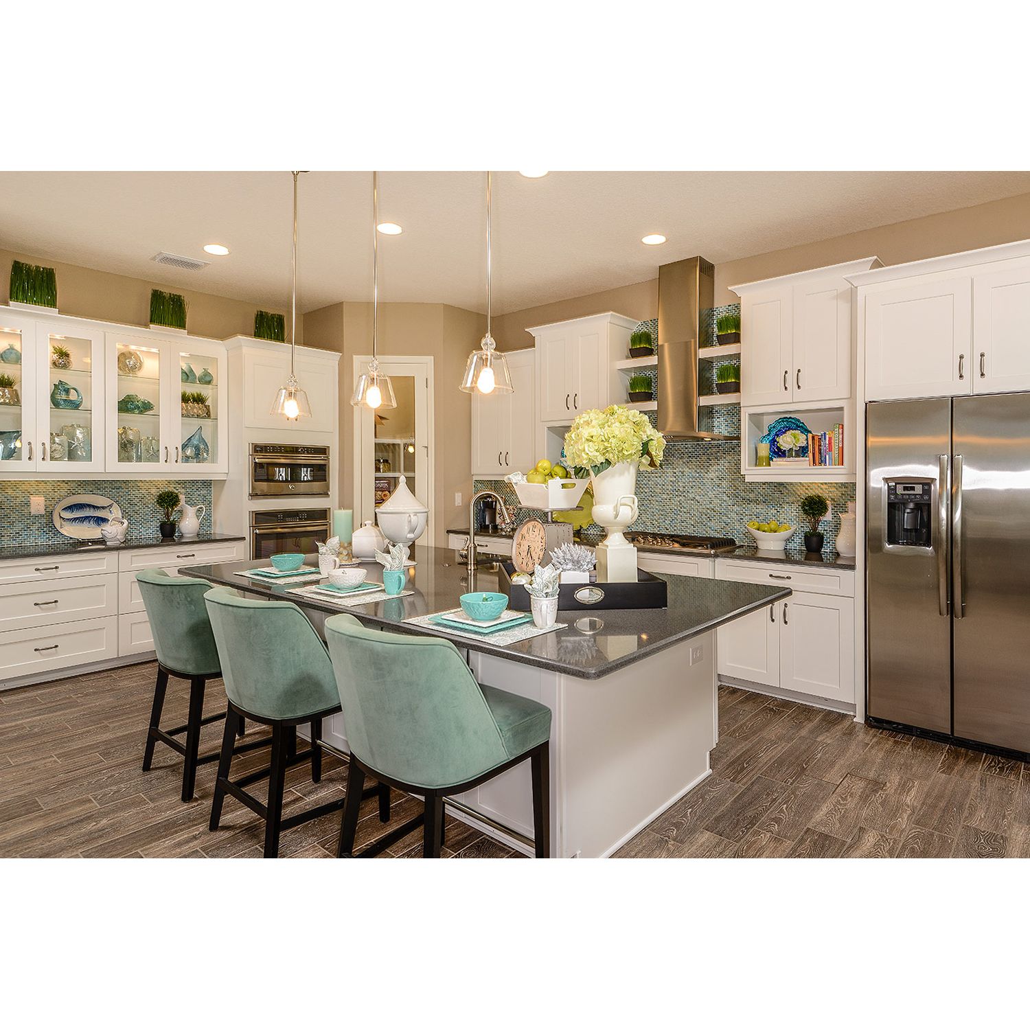 Photo of La Collina 70'S in Brandon, FL 33511