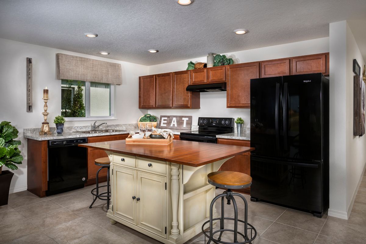Photo of Plan 1707 Modeled in Winter Haven, FL 33881