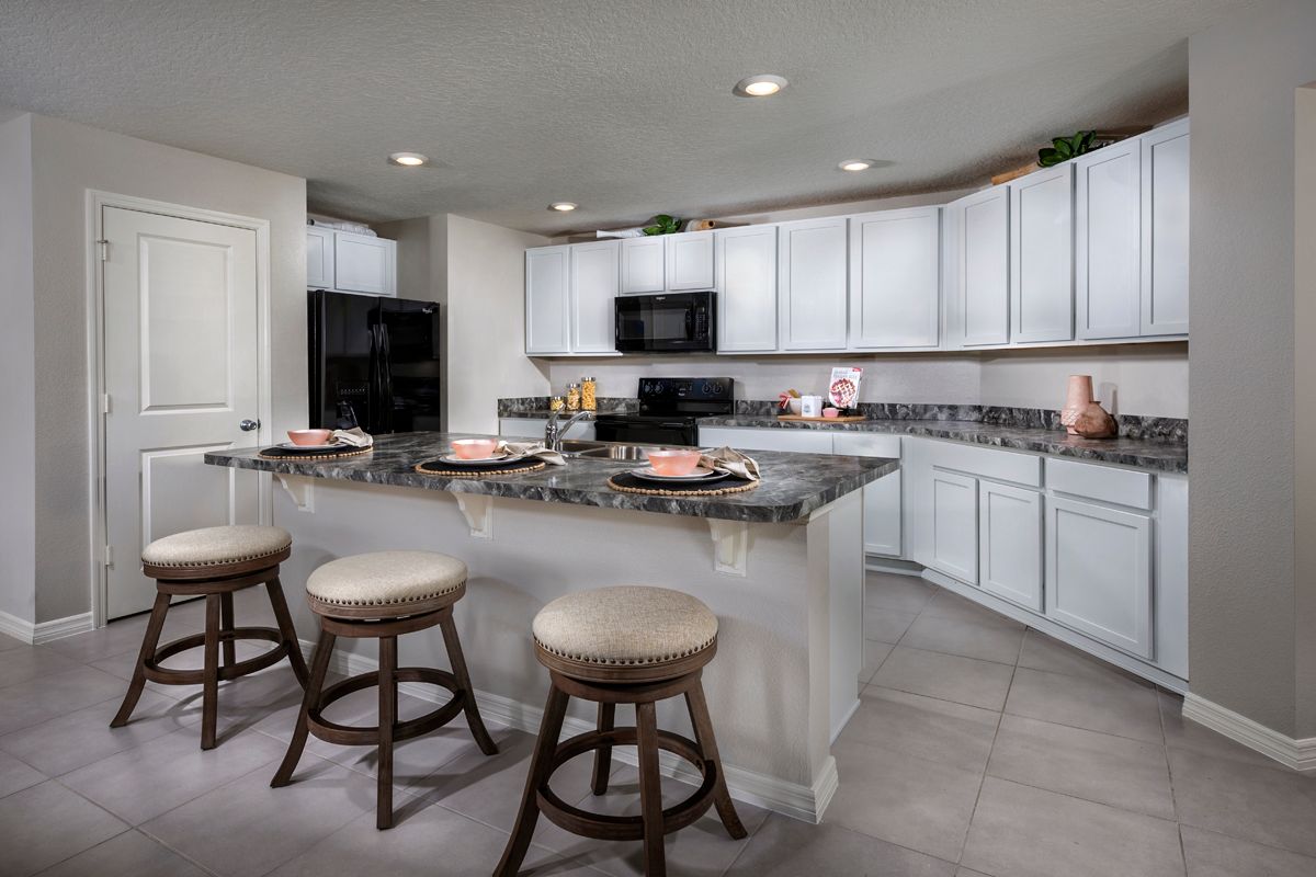 Photo of Plan 1989 Modeled in Winter Haven, FL 33881