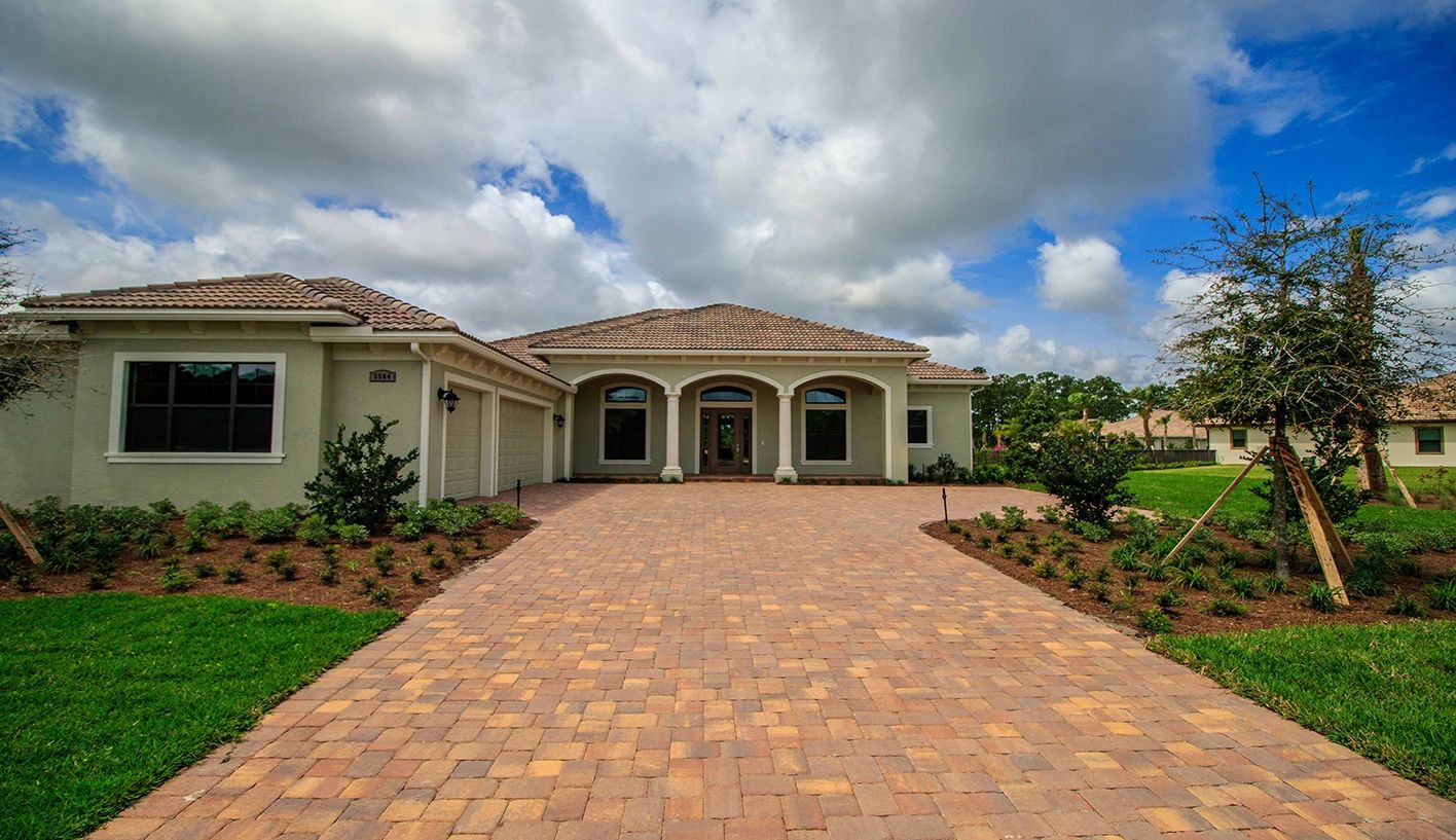 Photo of Oak in Palm City, FL 34990