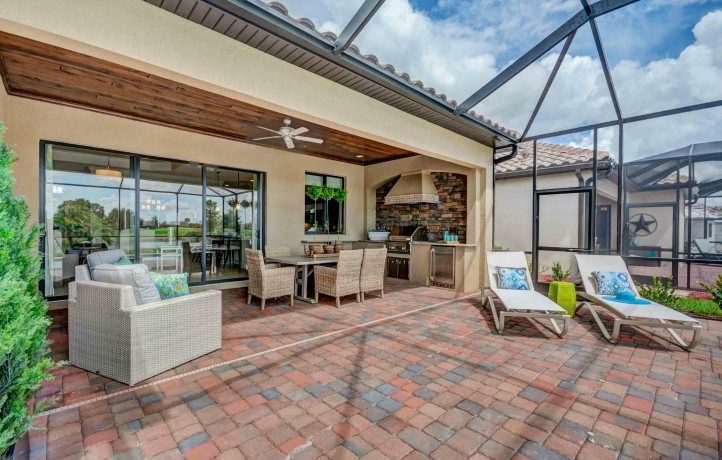 Photo of Angelina in Naples, FL 34114
