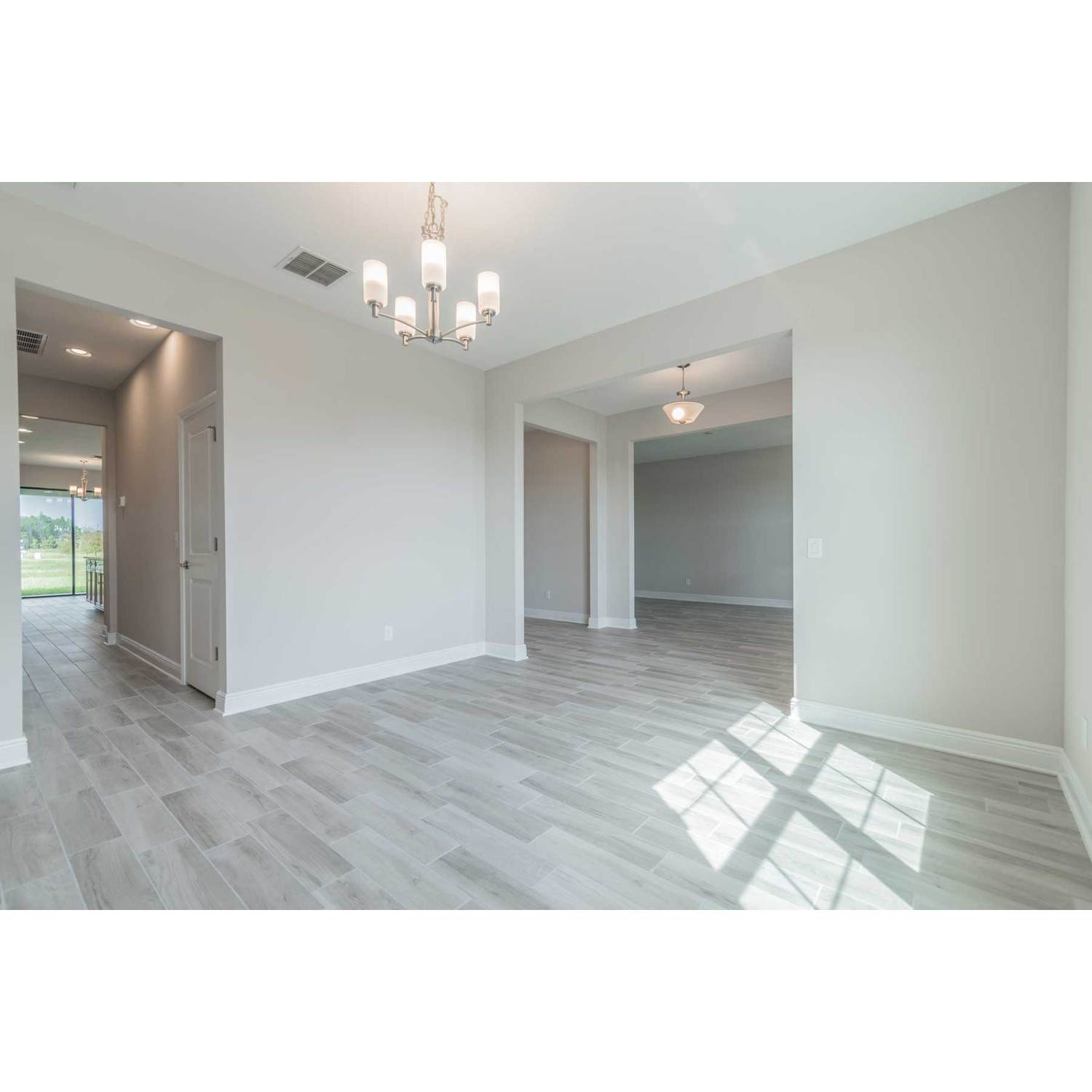 Photo of Grandshore II in Tampa, FL 33647