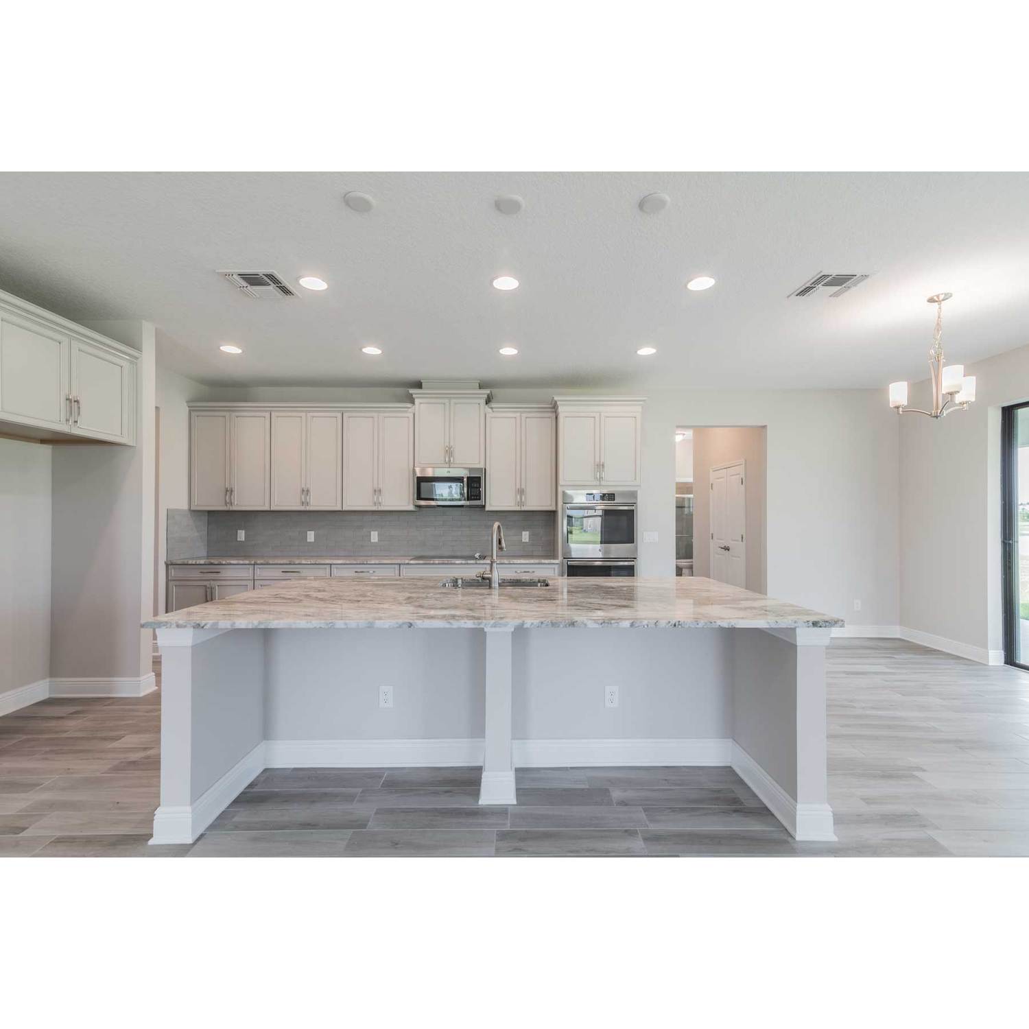 Photo of Grandshore II in Tampa, FL 33647