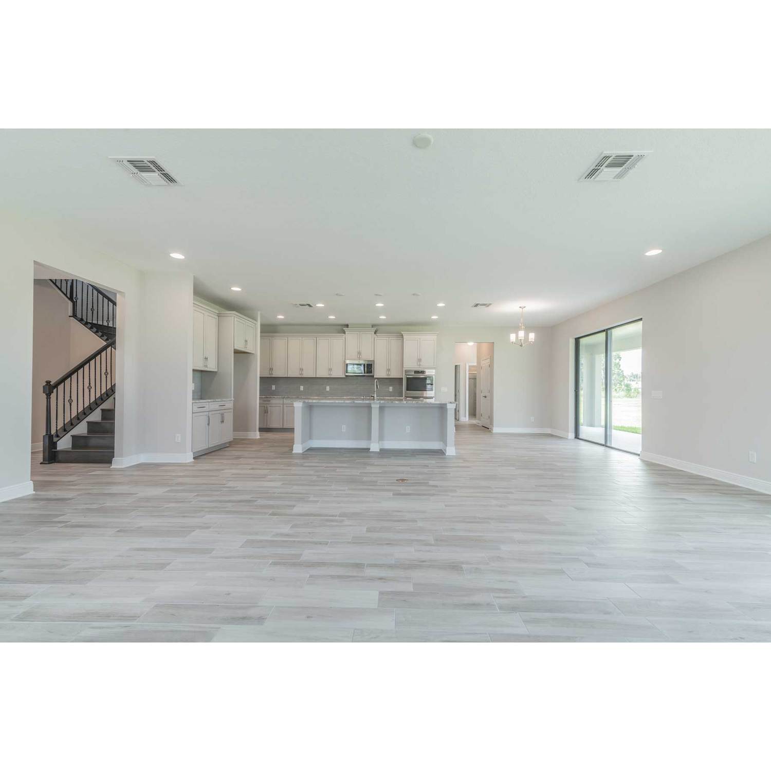 Photo of Grandshore II in Tampa, FL 33647