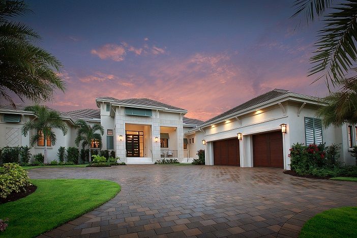 Photo of Regency Manor in Naples, FL 34119