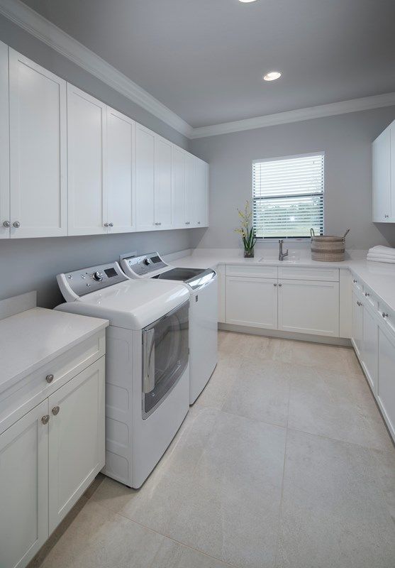 Photo of Windsor III in Naples, FL 34119