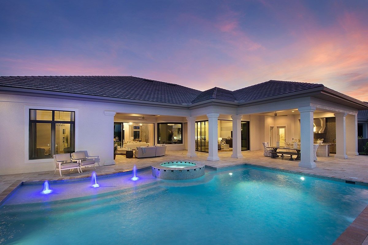 Photo of Regency Manor in Naples, FL 34119