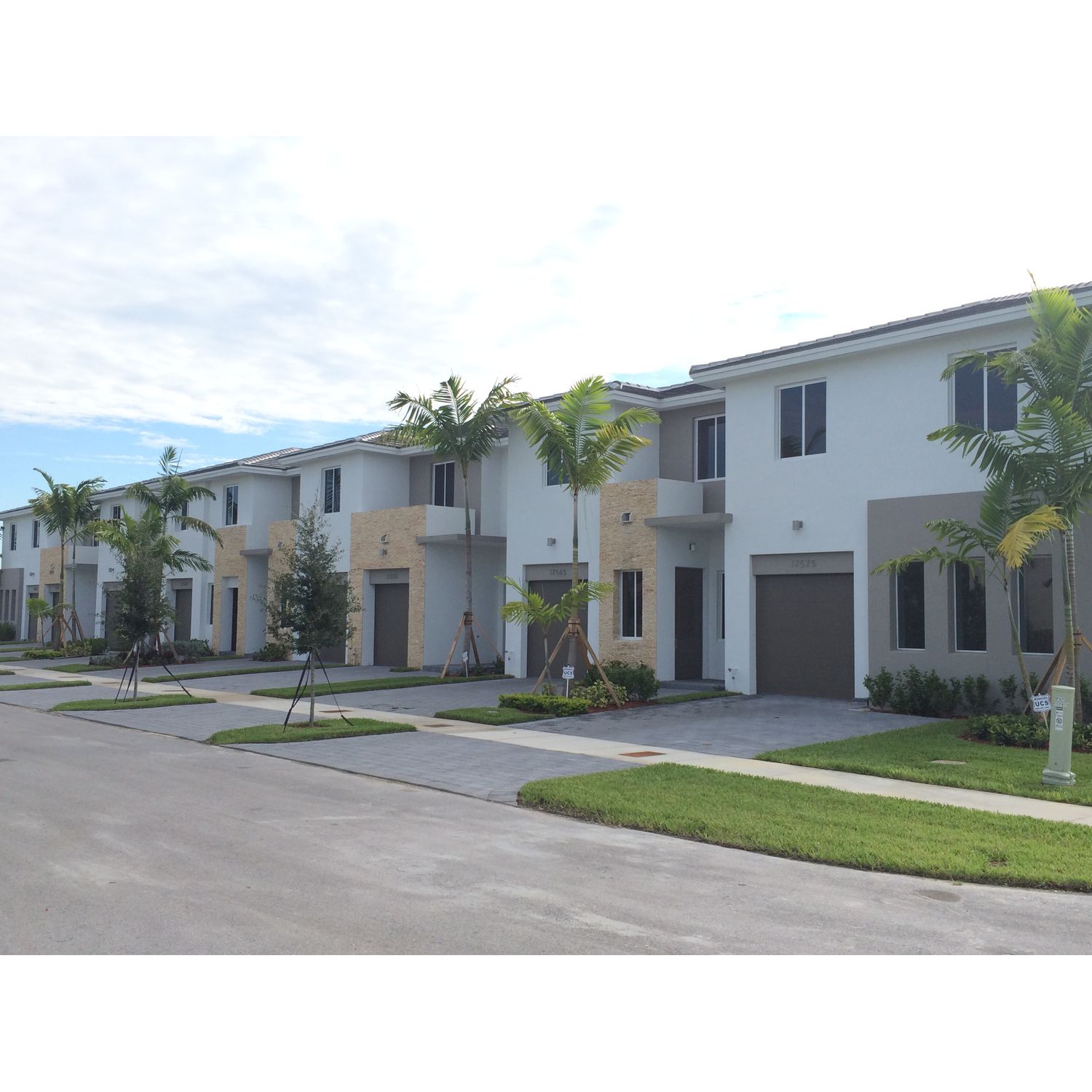 Photo of Mosaic at Venetian Parc in Miami, FL 33187